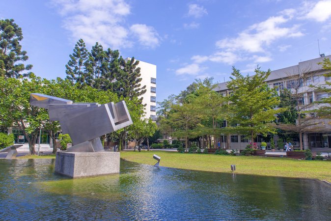 【新聞】台科大陸敬互教授自製點名工具 運用動漫詮釋 翻轉硬核微算機課【綜合業務組】圖片